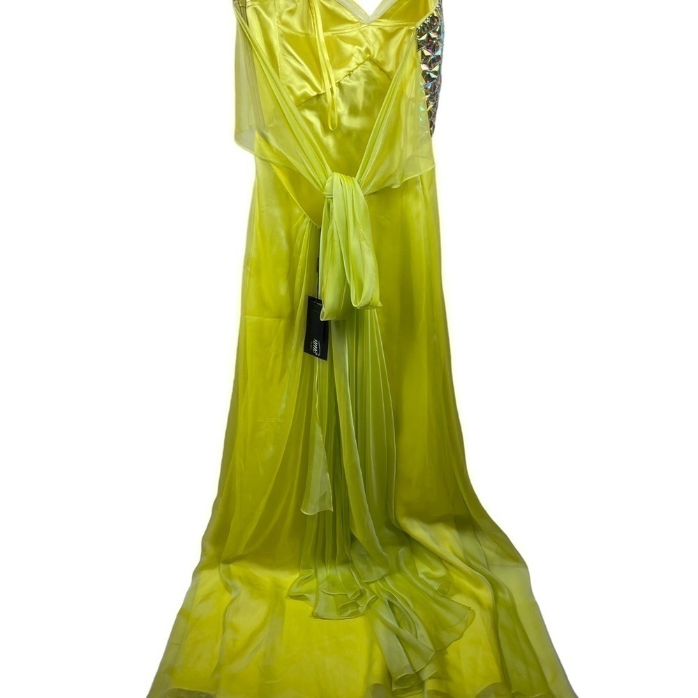 La Femme light lime green fairy core elegance beaded bodice gown . Size 2 - Picture 9 of 14